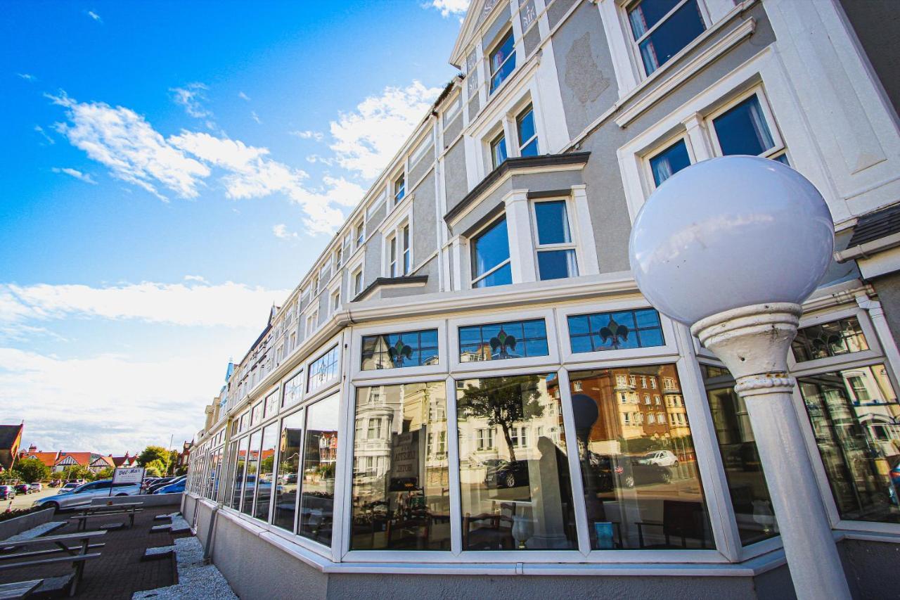 New Loretta Hotel Лландидно Екстер'єр фото