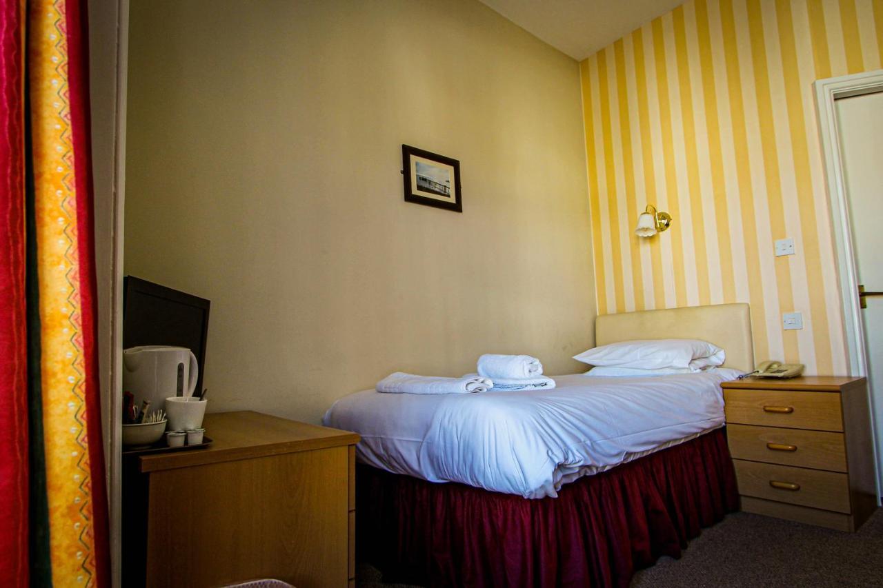 New Loretta Hotel Лландидно Екстер'єр фото