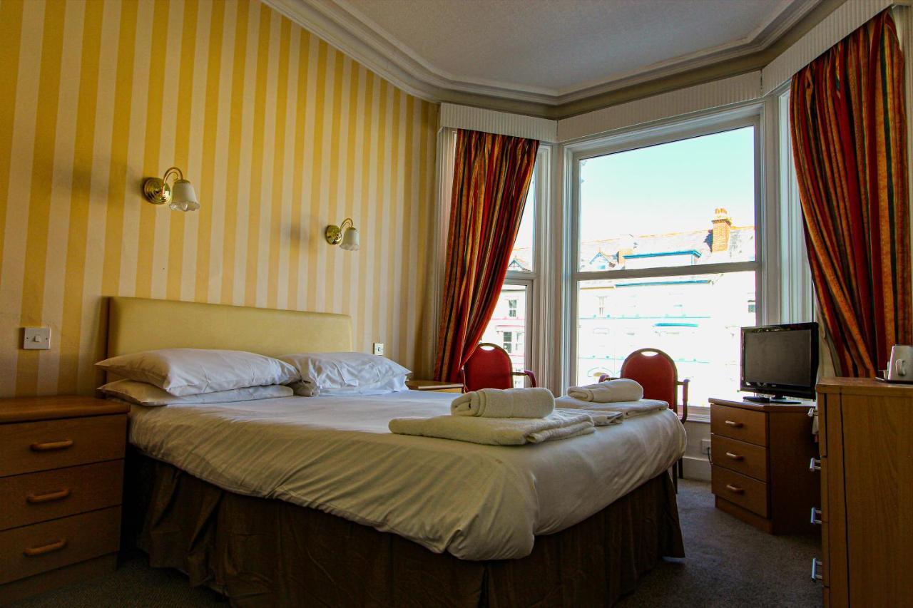 New Loretta Hotel Лландидно Екстер'єр фото